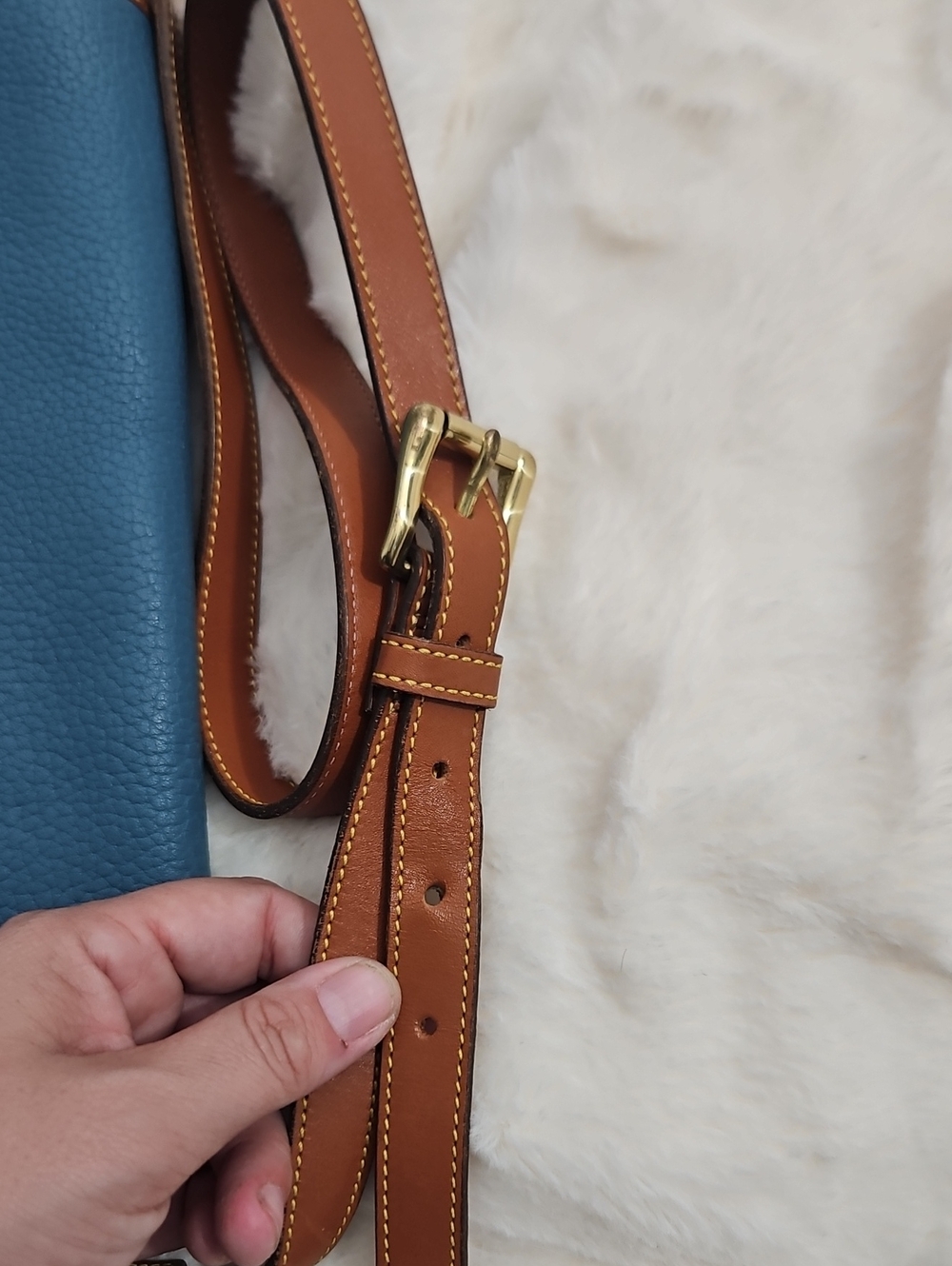 Vintage Dooney & Bourke East West Shoulder Bag Blue Pebbled Leather Tan Trim R17 - Picture 13 of 13
